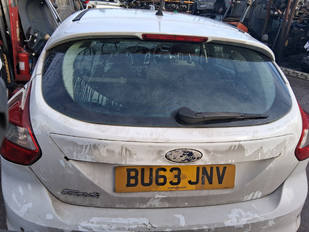 2013 FORD FOCUS MK3 HATCHBACK REAR COMPLETE TAILGATE BOOTLID FROZEN WHITE Z2