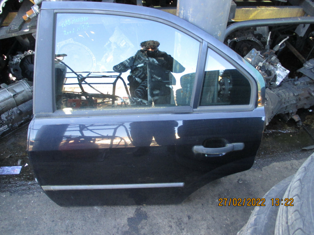 FORD MONDEO 2003 MK2 NSR REAR PASSENGER SIDE COMPLETE DOOR BLACK