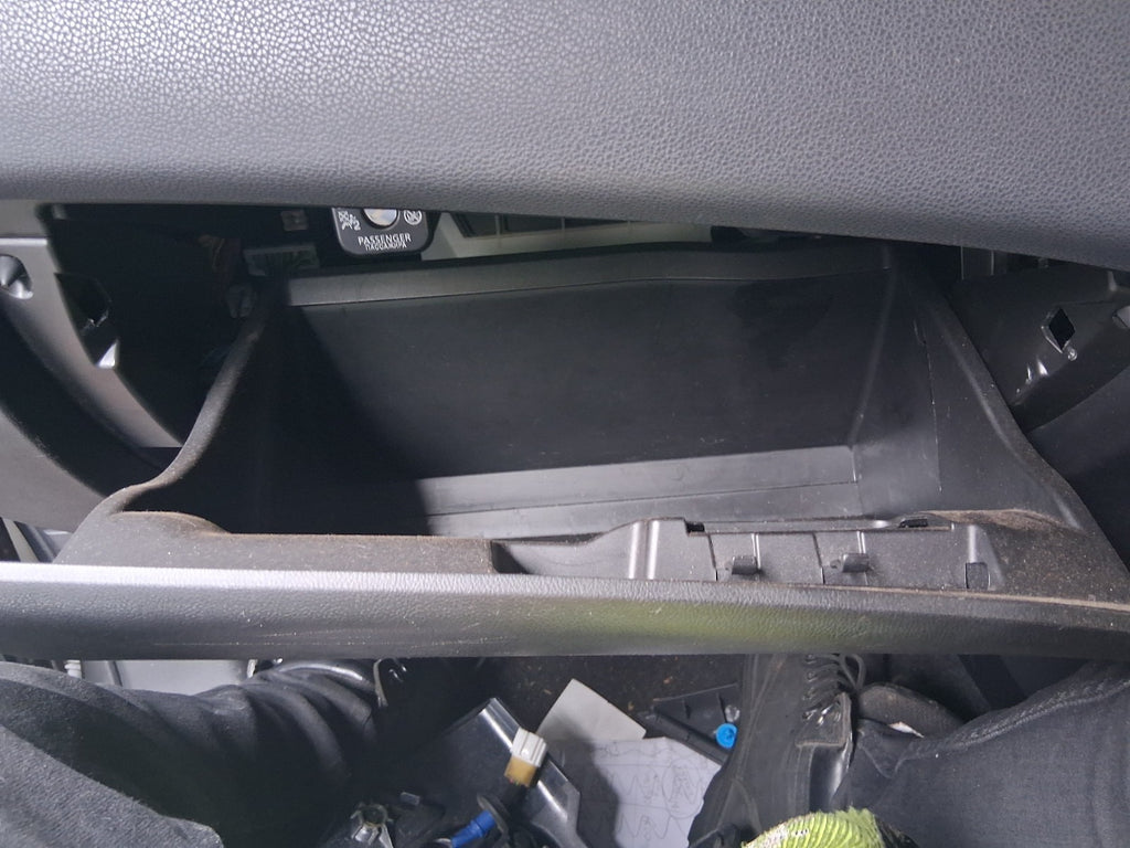 2020 MITSUBISHI ASX OSF FRONT DASHBOARD GLOVE BOX STORAGE COMPARTMENT