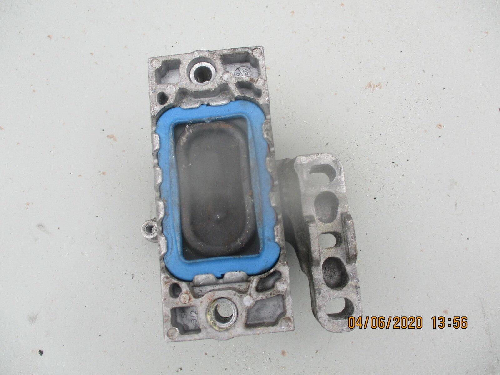 AUDI A3 8P 2.0 TDI OS DRIVER SIDE ENGINE MOUNT 1K0199262BA
