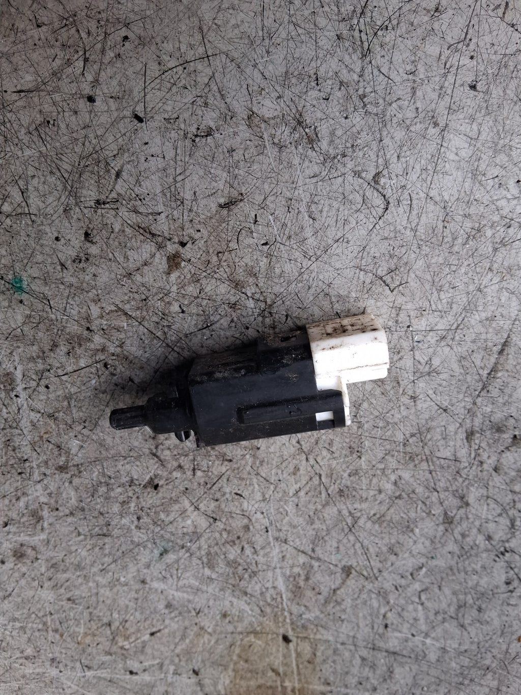 2019 RENAULT MASTER BRAKE LIGHT SWITCH 253205115R