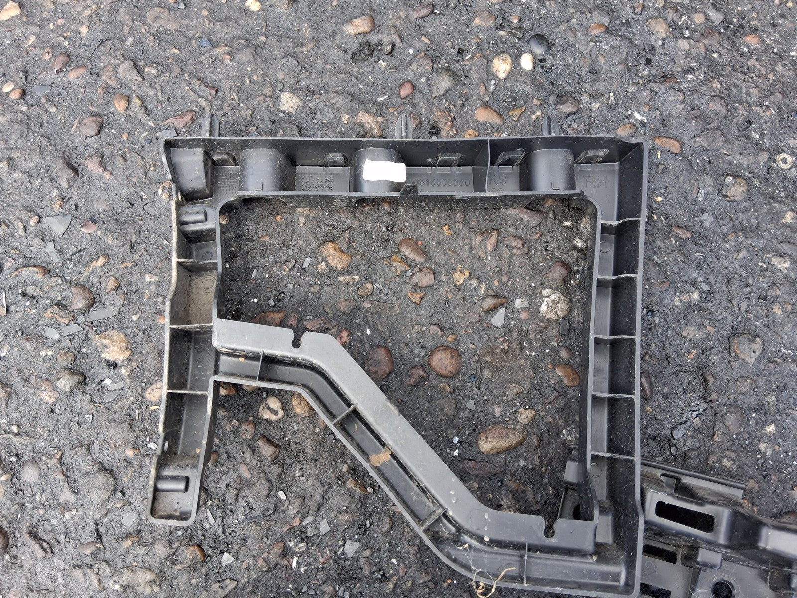 2023 CITROEN BERLINGO MK3 OSR DRIVER SIDE REAR BUMPER BRACKET 9816808880