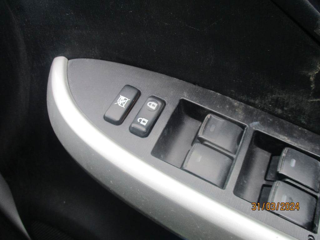 TOYOTA PRIUS MK3 2014 XW30 OSF DRIVER SIDE DOOR WINDOW CONTROL SWITCH