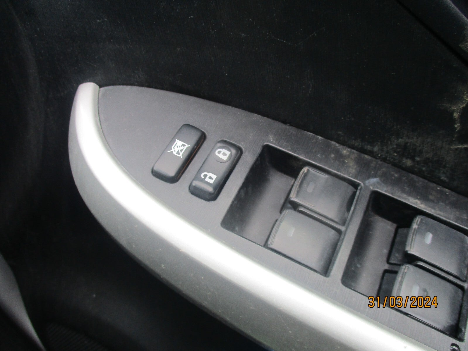 TOYOTA PRIUS MK3 2014 XW30 OSF DRIVER SIDE DOOR WINDOW CONTROL SWITCH