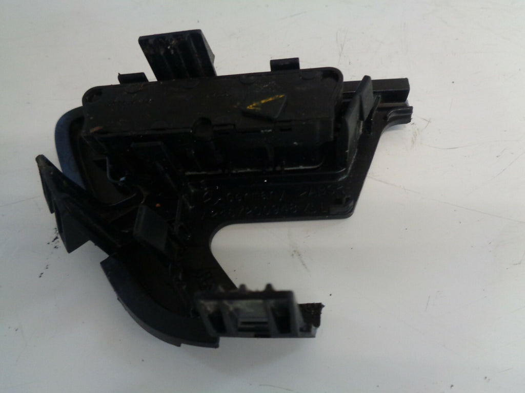 MERCEDES BENZ A-CLASS 2018 W176 A200D PASSENGER SIDE INTERIOR DOOR SWITCHES