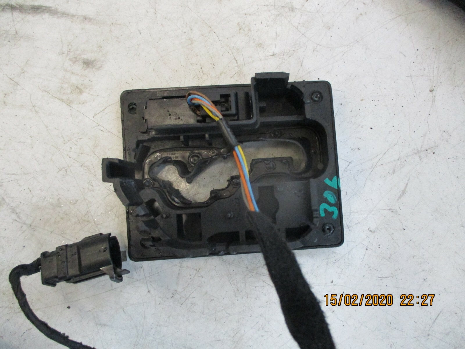 PEUGEOT 306 2001 AUTO AUTOMATIC GEAR STICK SURROUND TRIM & SWITCHES