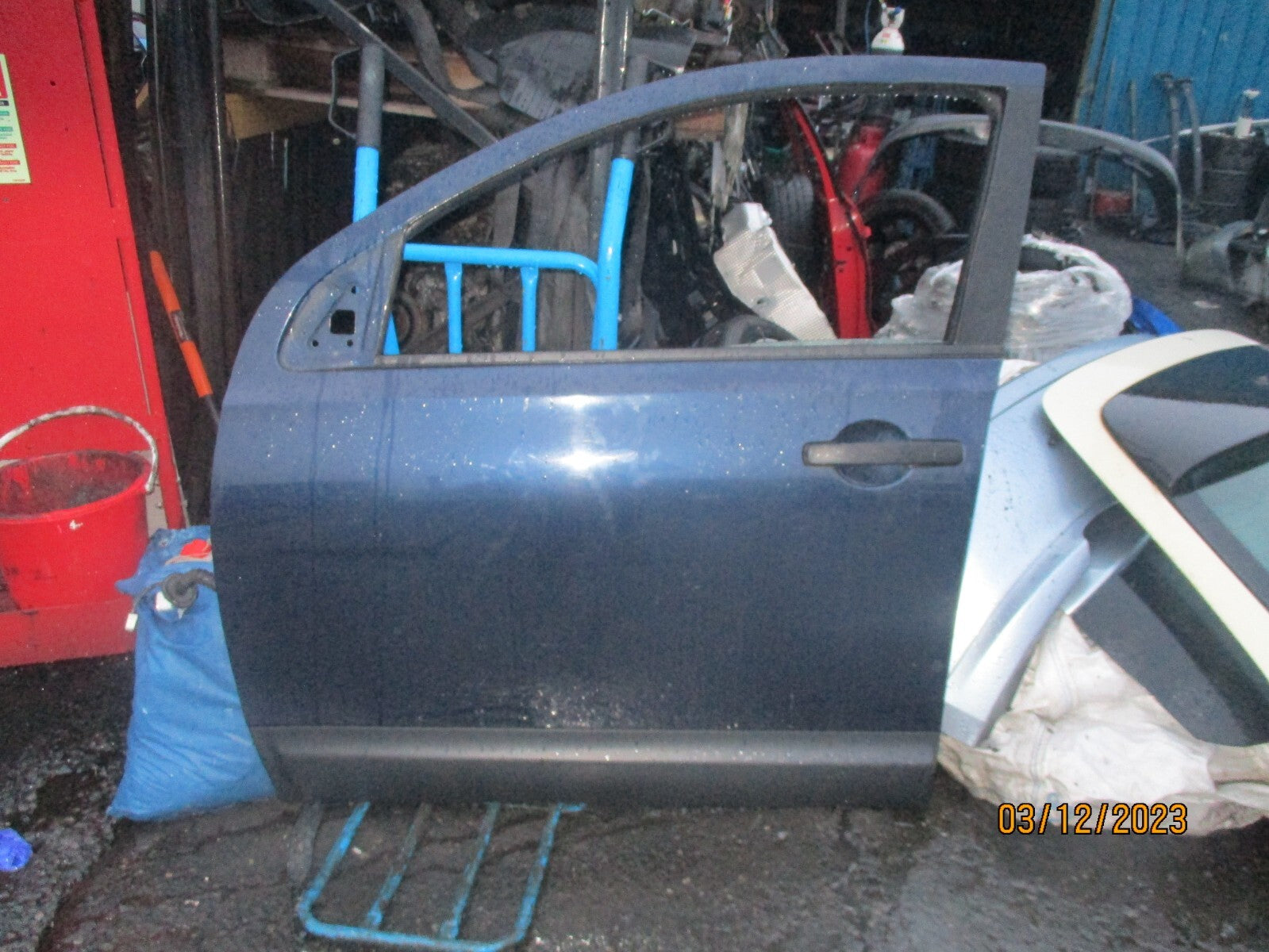 2009 NISSAN QASHQAI J10 NSF PASSENGER SIDE FRONT COMPLETE DOOR BLUE