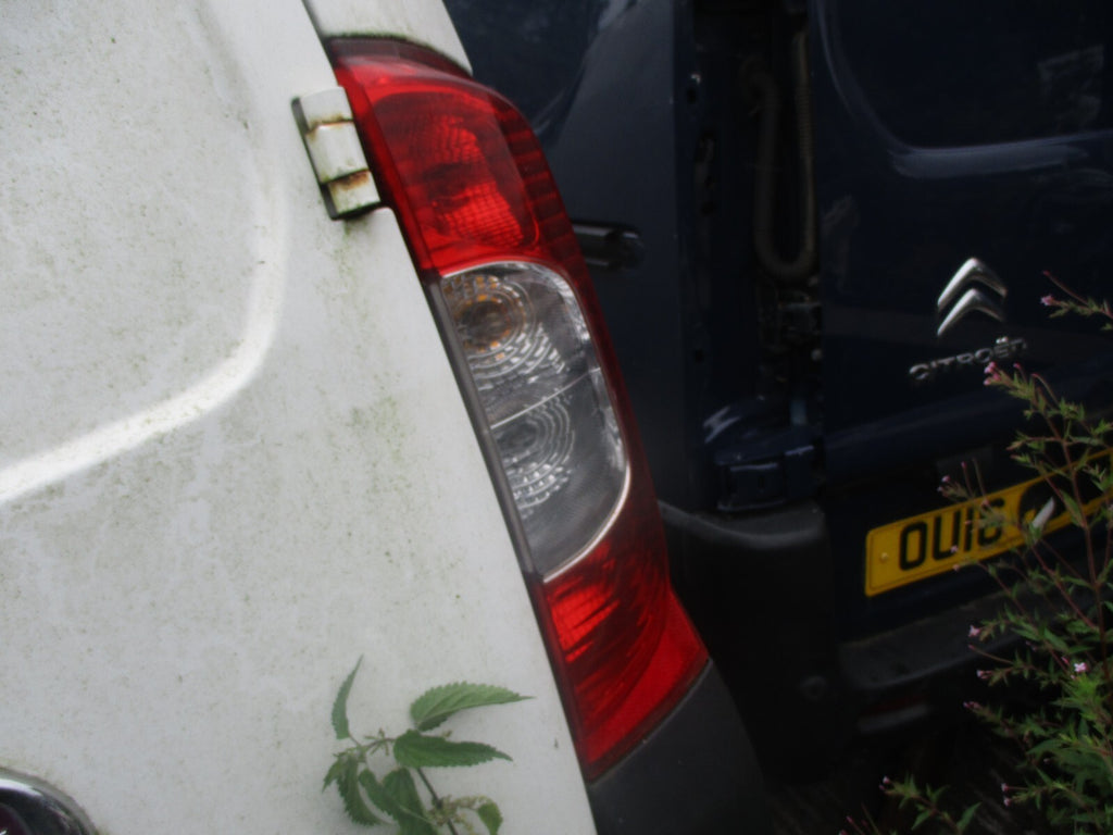 FIAT FIORINO BIPPER 2011 OSR DRIVER SIDE REAR TAIL LIGHT TAIL LAMP