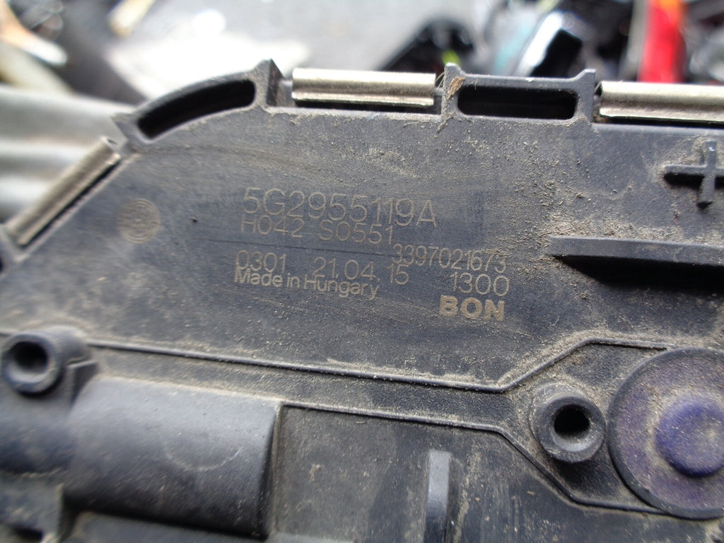 VW VOLKSWAGEN GOLF MK7 2015 FRONT WINDSCREEN WIPER MOTOR AND LINKAGE 3397021673