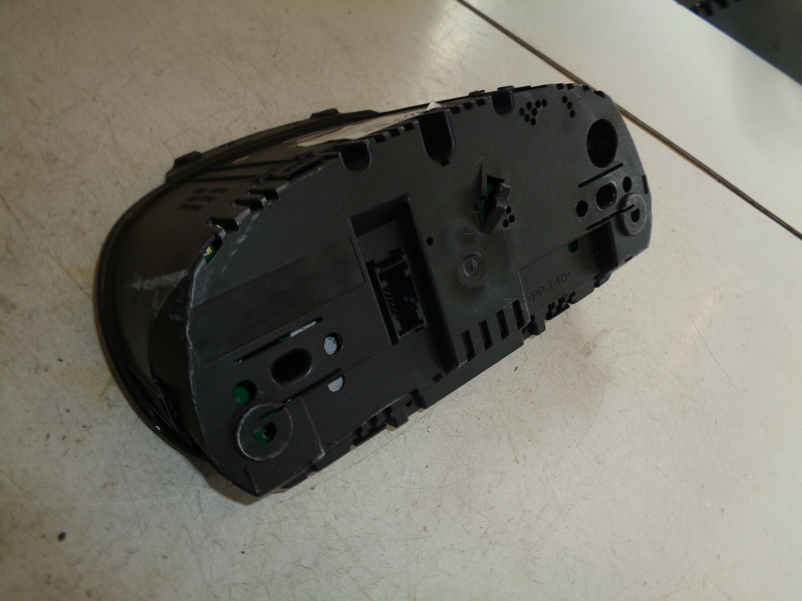 BMW 1 SERIES E82 E88 E81 MANUAL DIESEL SPEEDOMETER INSTRUMENT CLUSTER 922095201