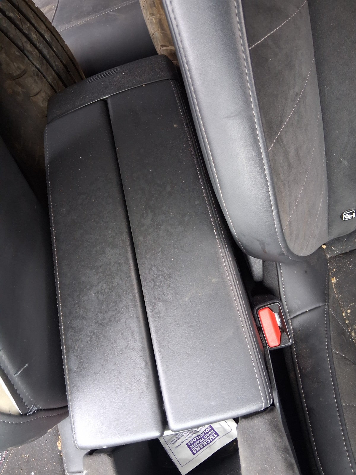 2023 DS AUTOMOBILES DS 4 MIDDLE CONSOLE LEATHER ARMREST