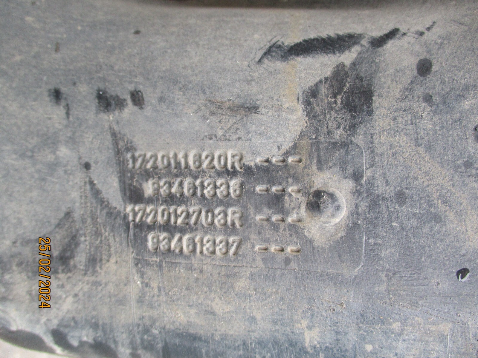 VAUXHALL VIVARO X82 MK2 2017 1.6 DIESEL FUEL TANK 93461339
