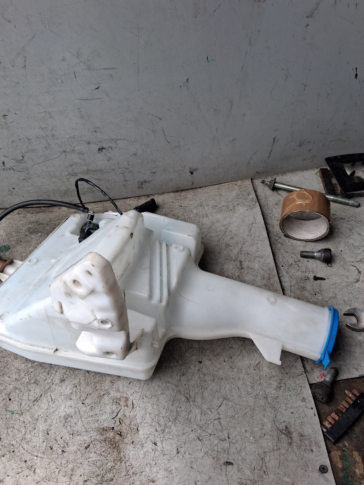 2023 MERCEDES BENZ SPRINTER WASHER BOTTLE TANK RESERVOIR A9108601600