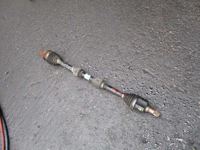 2015 HYUNDAI I40 1.7 DIESEL OS DRIVER SIDE FRONT DRIVESHAFT 495013Z470
