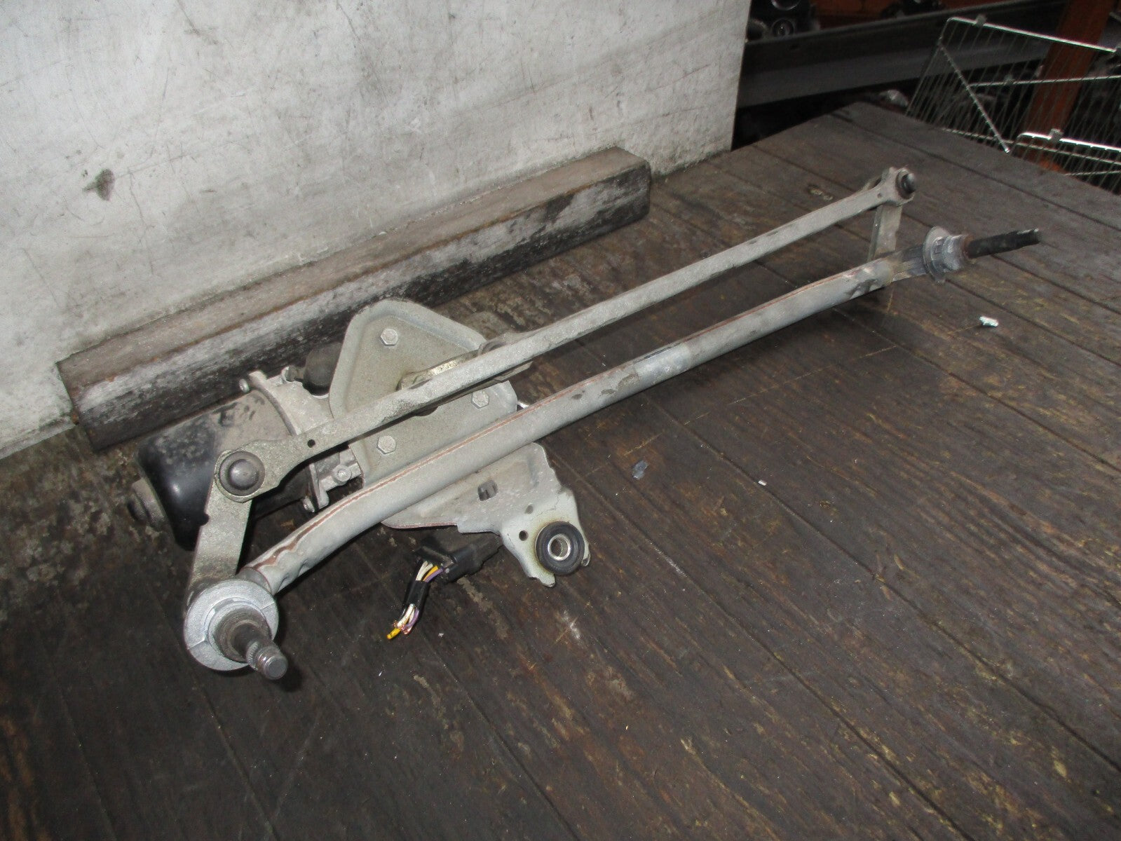 VAUXHALL VIVARO 2013 FRONT WINDSCREEN WIPER MOTOR LINKAGES