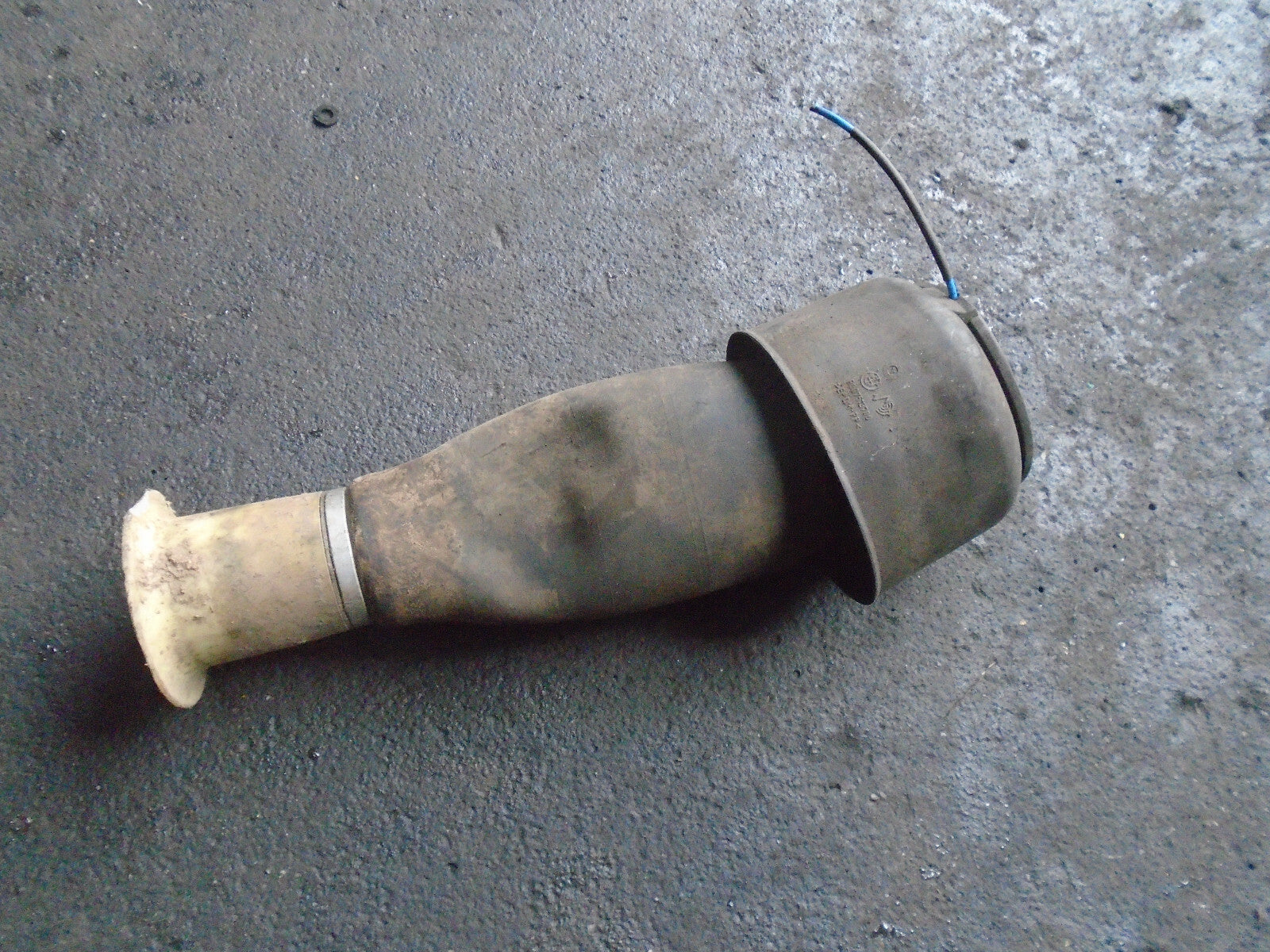 BMW 5 SERIES GT F07 2016 PNEUMATIC SPRING AIR INTAKE TUBE OS REAR 6781827