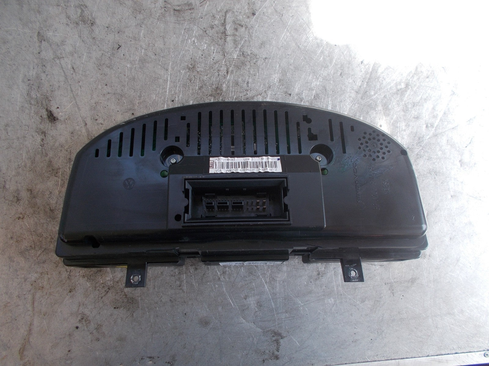 VOLKSWAGEN PASSAT B6 SPEEDOMETER CLOCKS INSTRUMENT CLUSTER A2C53117396