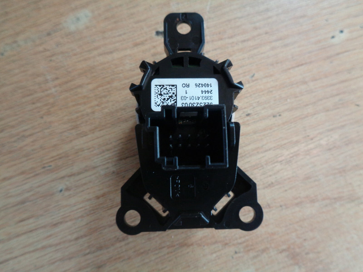 BMW F10 5 SERIES 2012 ENGINE IGNITION START STOP SWITCH BUTTON CONTROL 922523003