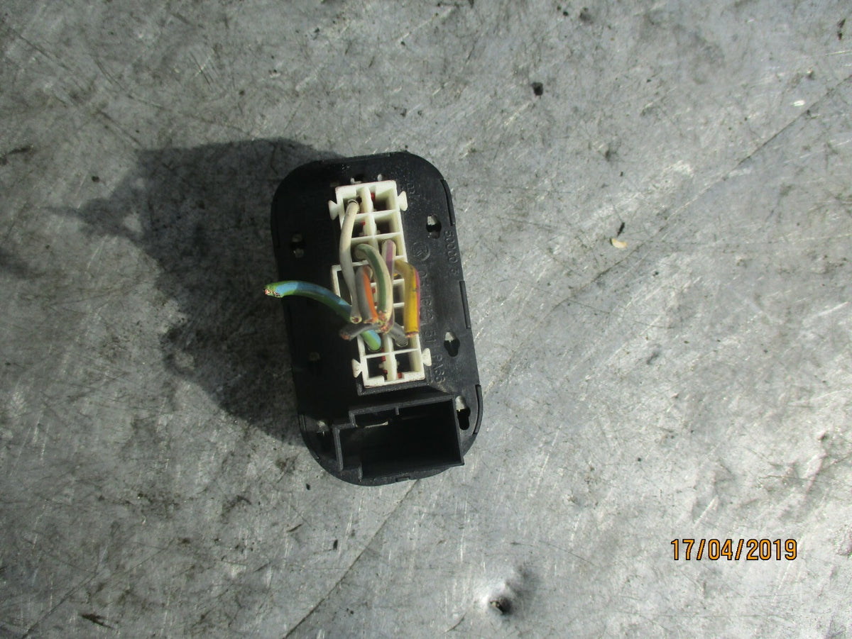 FORD MONDEO MK2 OSF DRIVER SIDE FRONT WINDOW CONTROL SWITCHES 97BG14529BB
