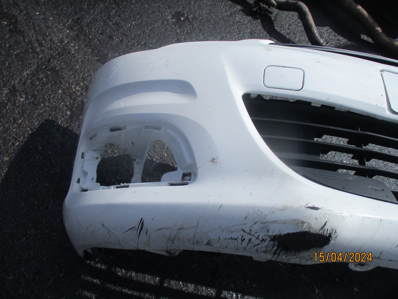 CITROEN C4 MK2 2017 FRONT BUMPER BADGE GRILL WHITE