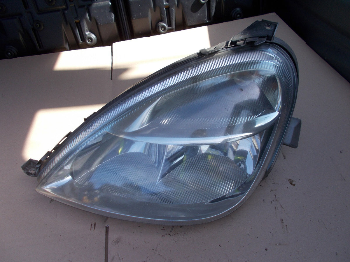 2003 MERCEDES A170 CDI CLASSIC NS PASSENGER SIDE HEADLIGHT HEADLAMP A1688201961