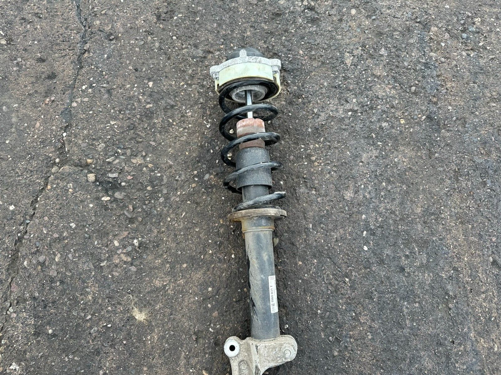2017 AUDI A4 B9 1.4 PETROL OSF DRIVER SIDE FRONT SHOCK SPRING LEG ABSORBER STRUT
