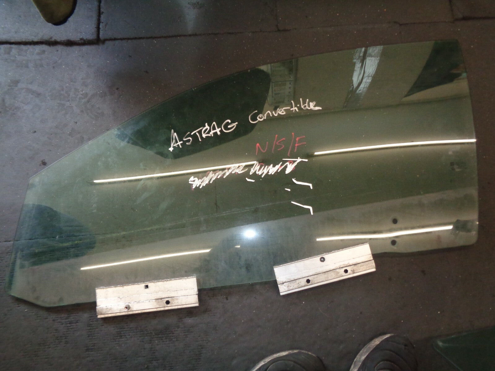 VAUXHALL ASTRA G CONVERTIBLE NS PASSENGER SIDE FRONT WINDOW GLASS
