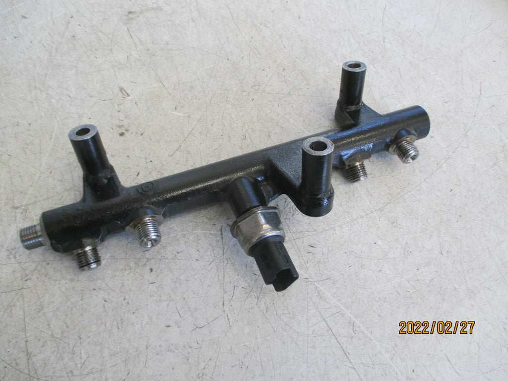 FORD S MAX 2014 2.0 DIESEL FUEL INJECTION RAIL 9681909680