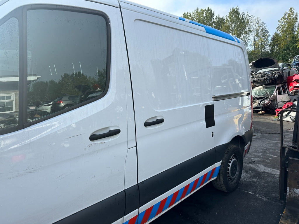 2024 MERCEDES SPRINTER W907 LOW ROOF NS PASSENGER SIDE SLIDING DOOR BARE WHITE