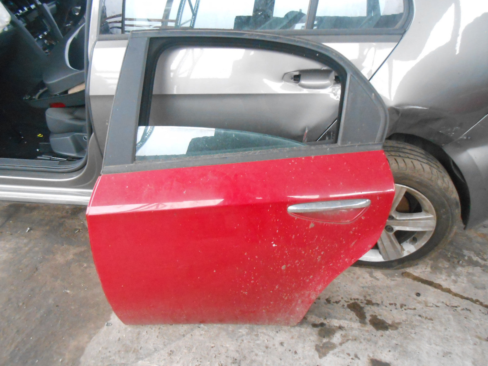 ALFA ROMEO 159 939 (MK1) SALOON NSR PASSENGER REAR DOOR COMPLETE 289/A RED