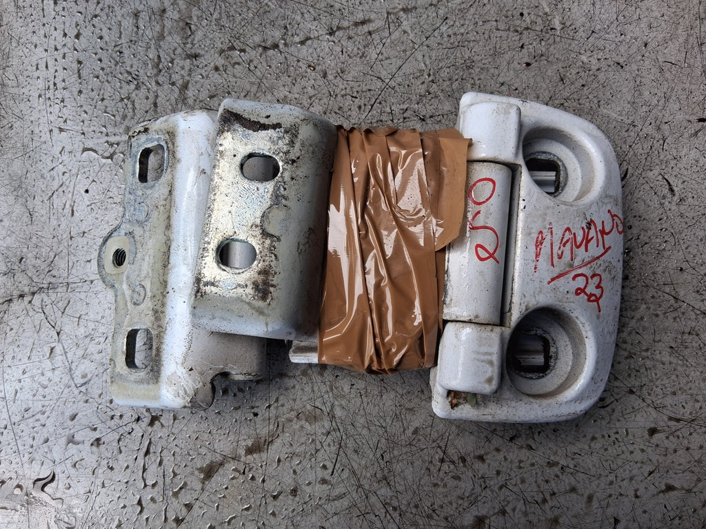 2023 VAUXHALL MOVANO C MK3 OSR DRIVER SIDE REAR DOOR PAIR OF HINGES A048903