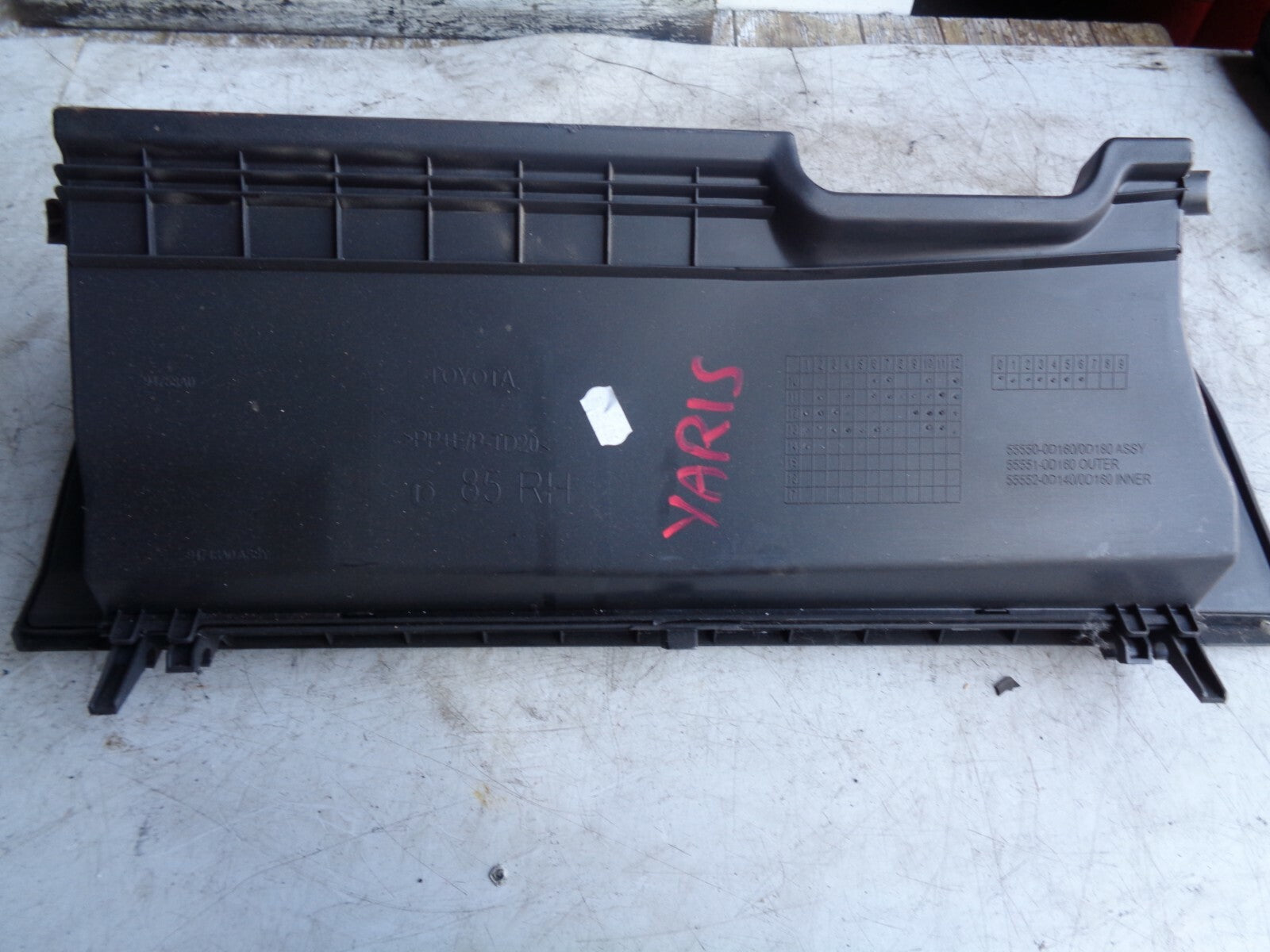 TOYOTA YARIS 2013 MK3 GLOVE BOX COMPARTMENT BOX