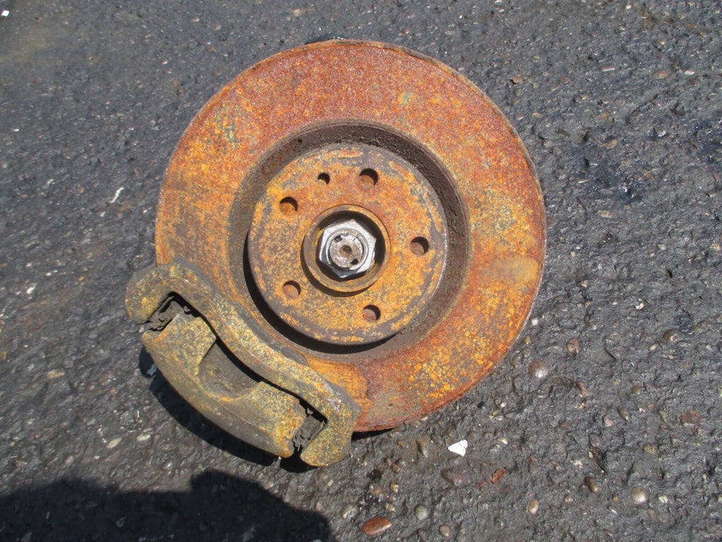 HYUNDAI I30 MK1 1.6 2010 NSF PASSENGER SIDE FRONT WHEEL HUB WITH DRIVESHAFT