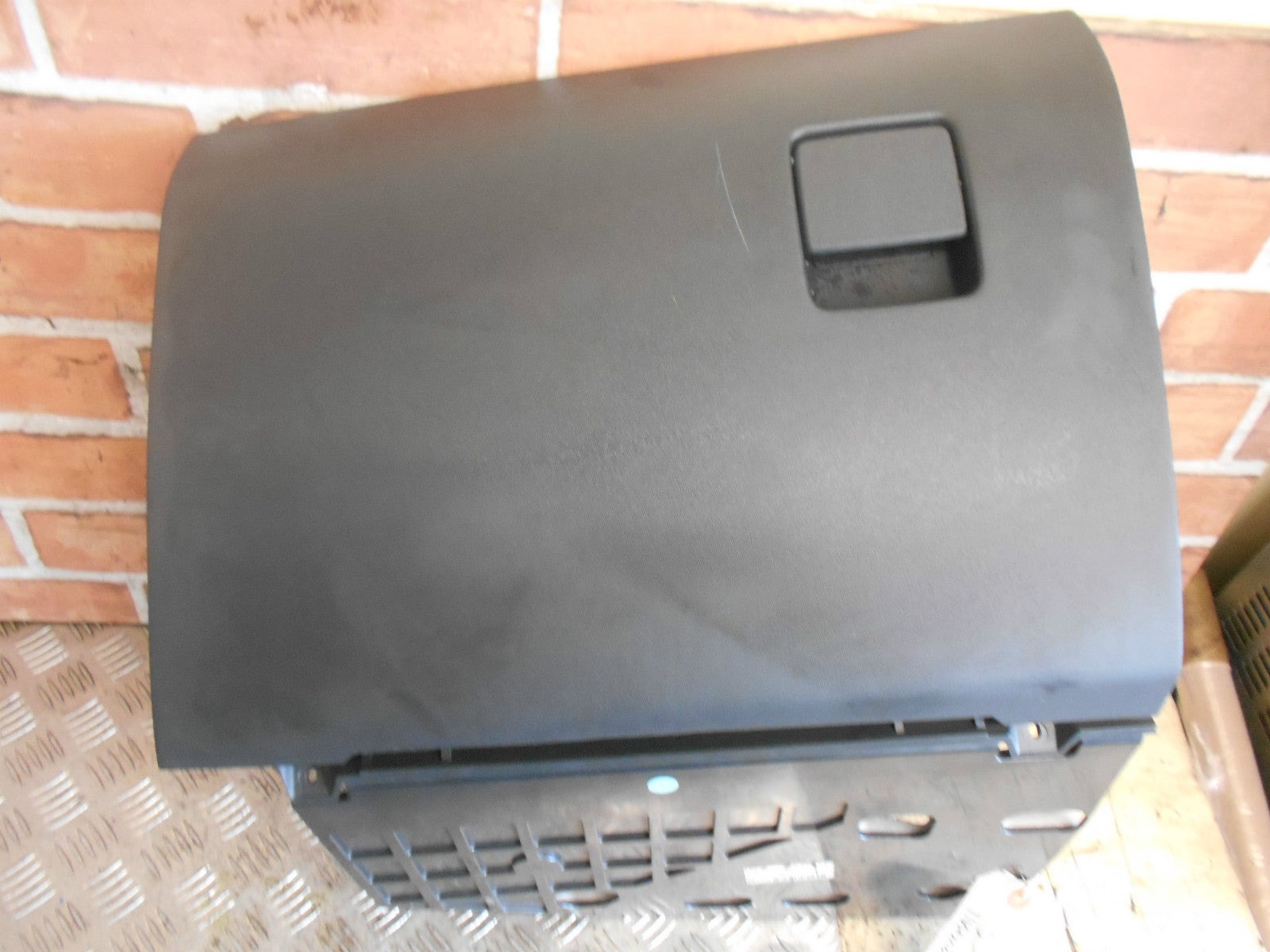 VAUXHALL VECTRA C 2006 GLOVE BOX STORAGE COMPARTMENT