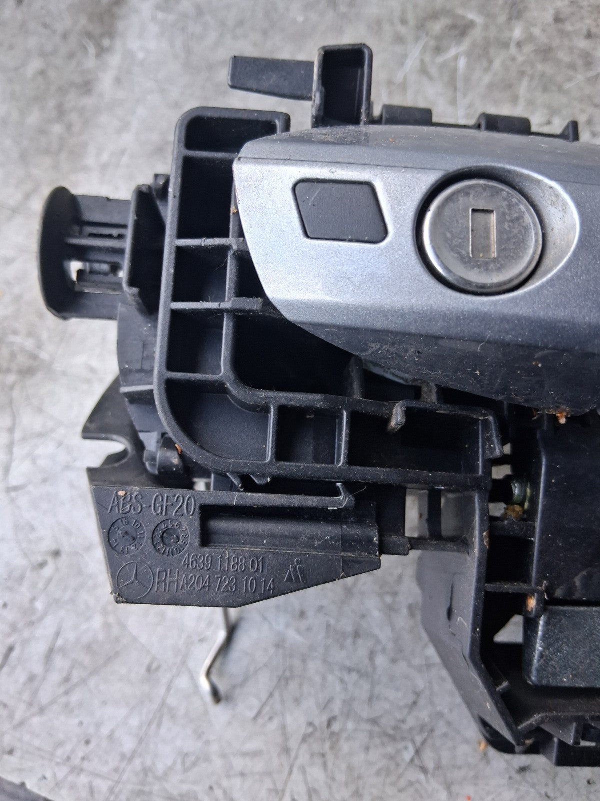 2015 MERCEDES C CLASS W204 DOOR HANDLE A2047670000