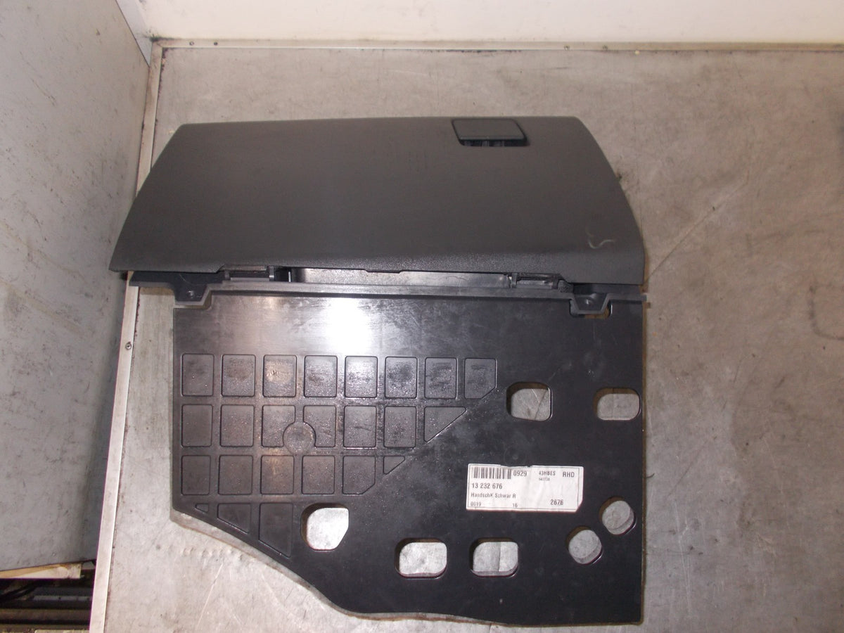 VAUXHALL VECTRA C GLOVE BOX COMPARTMENT 13232676