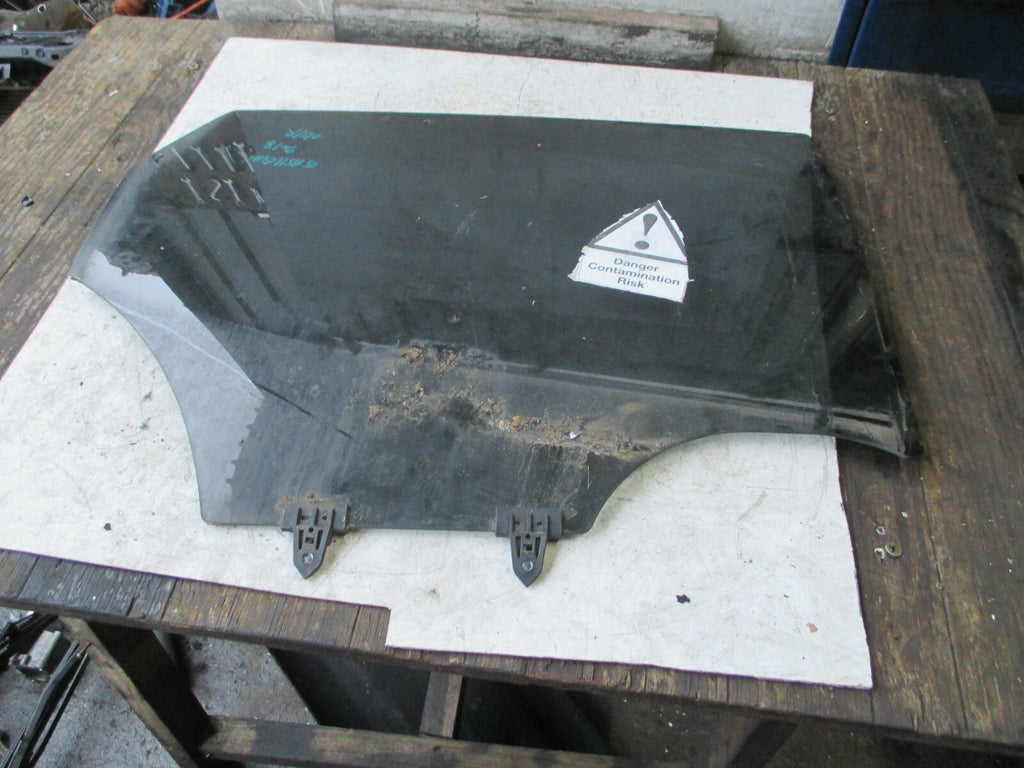 NISSAN QASHQAI 2018 J11 OSR DRIVER SIDE REAR DOOR WINDOW GLASS
