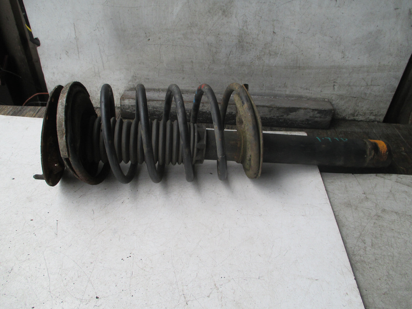 PEUGEOT 405 1997 1.9 TDI DIESEL NSF PASSENGER SIDE FRONT SHOCK COIL SPRING