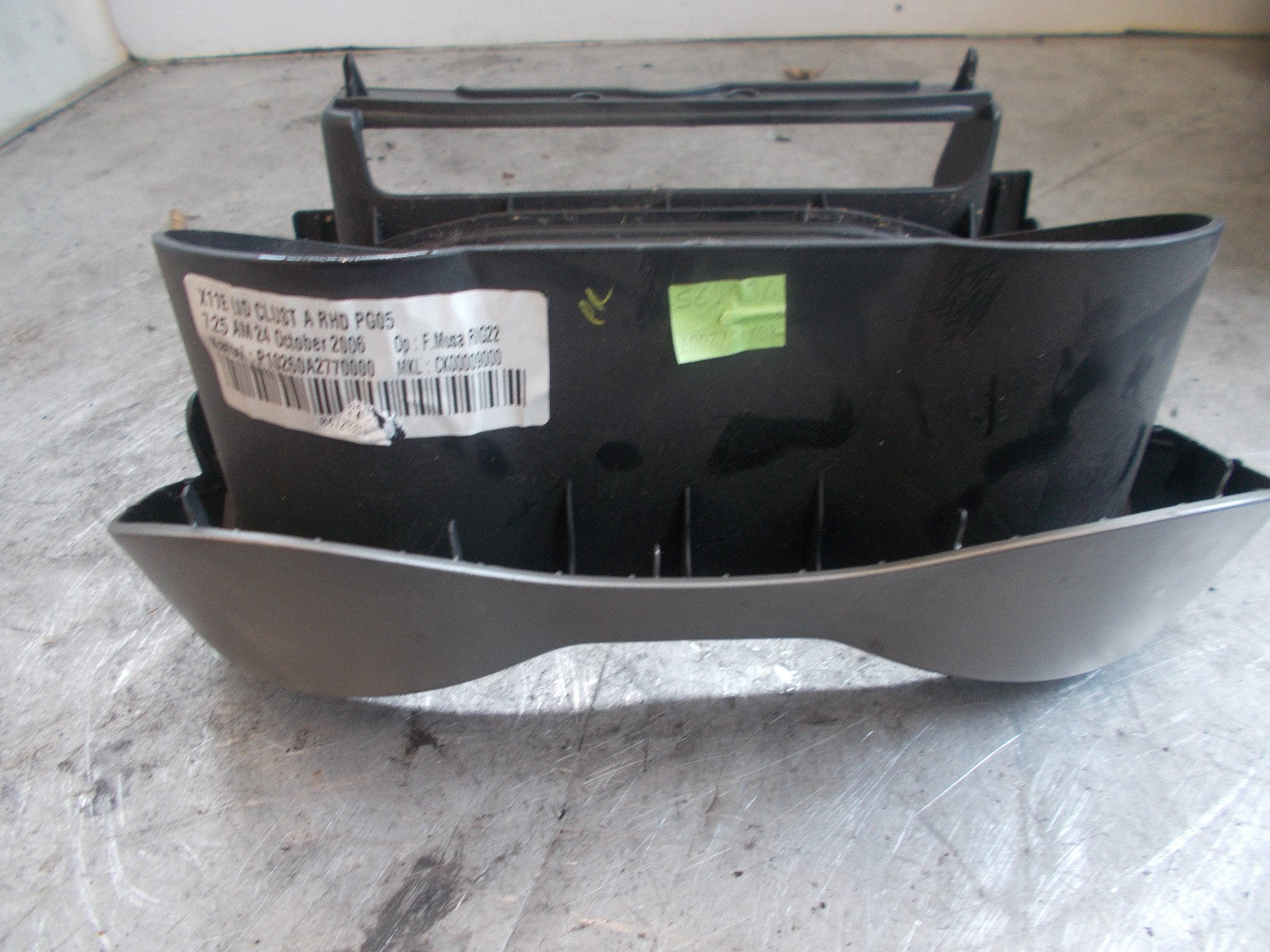 NISSAN NOTE E11 2008 1.4 SPEEDOMETER SURROUND TRIM 682409U000