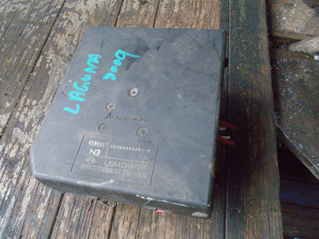 RENAULT LAGUNA MK3 2009 FUSE BOX CONTROL MODULE 264B66052R