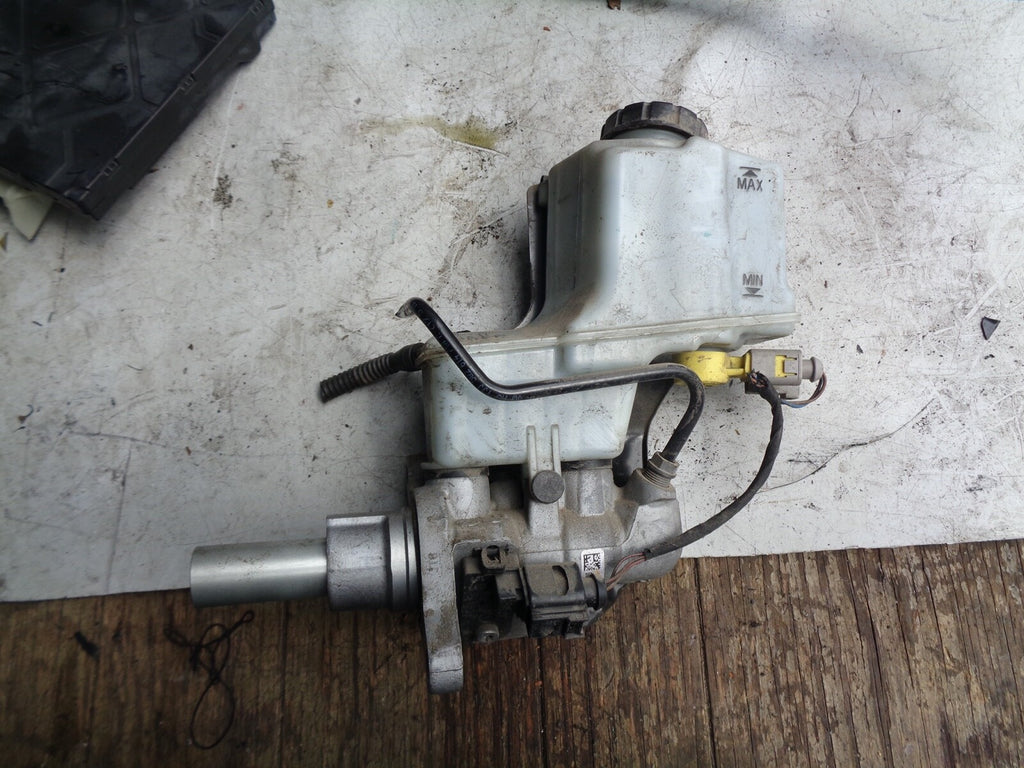 VW VOLKSWAGEN GOLF MK7  2015 PETROL BRAKE SERVO 033508 87141