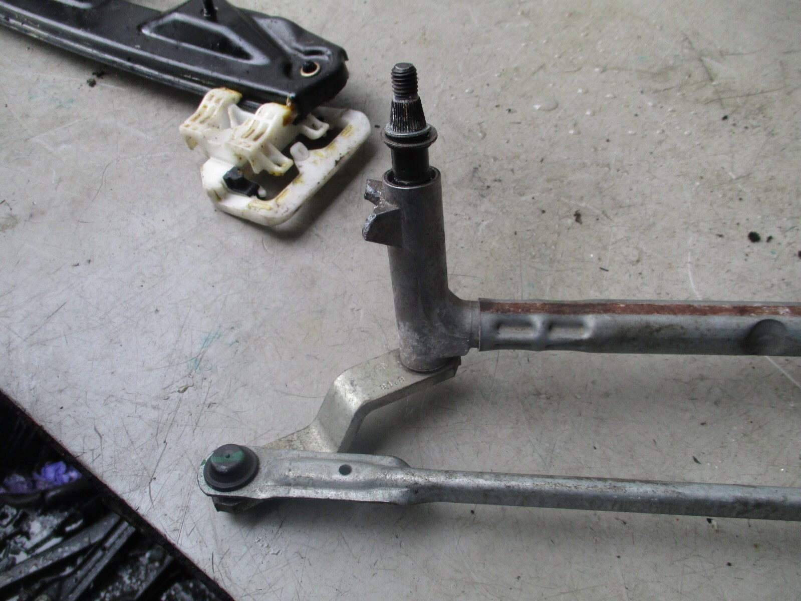 2019 VW VOLKSWAGEN GOLF REAR WINDSCREEN WIPER MOTOR 3397021868 (ref s)