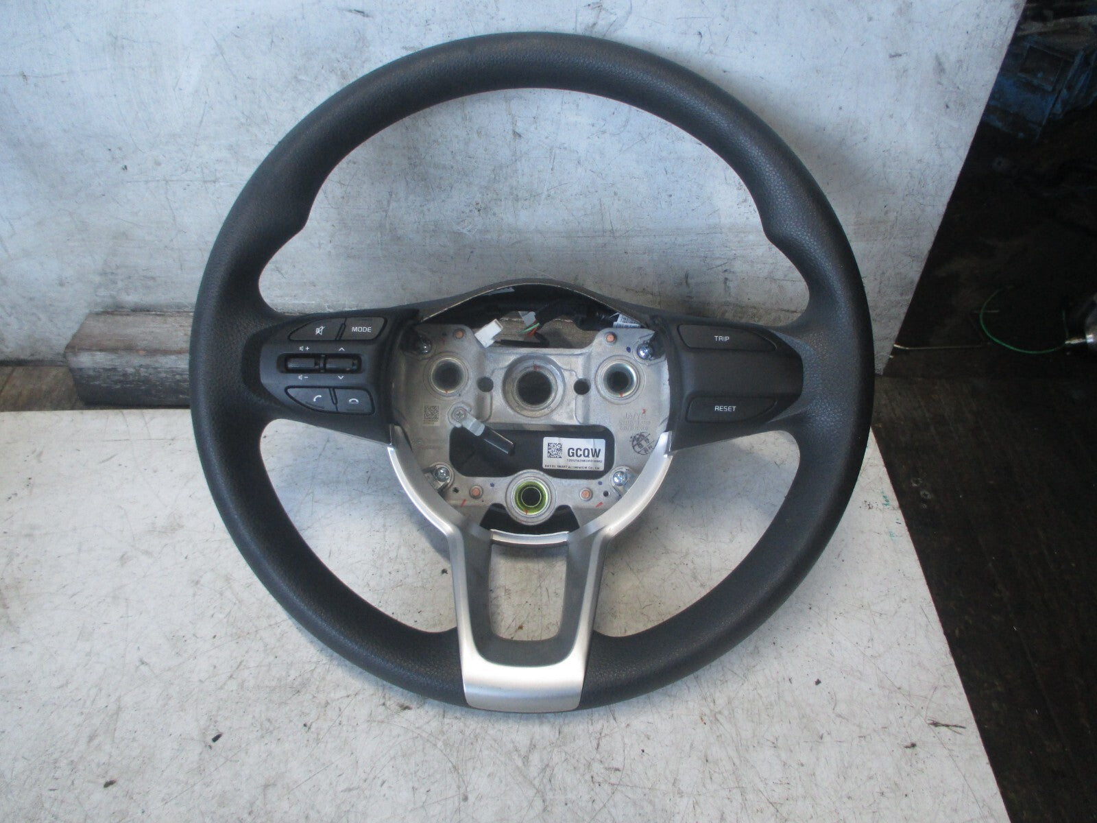 KIA PICANTO MK3 2020 3 SPOKE MULTIFUNCTION STEERING WHEEL