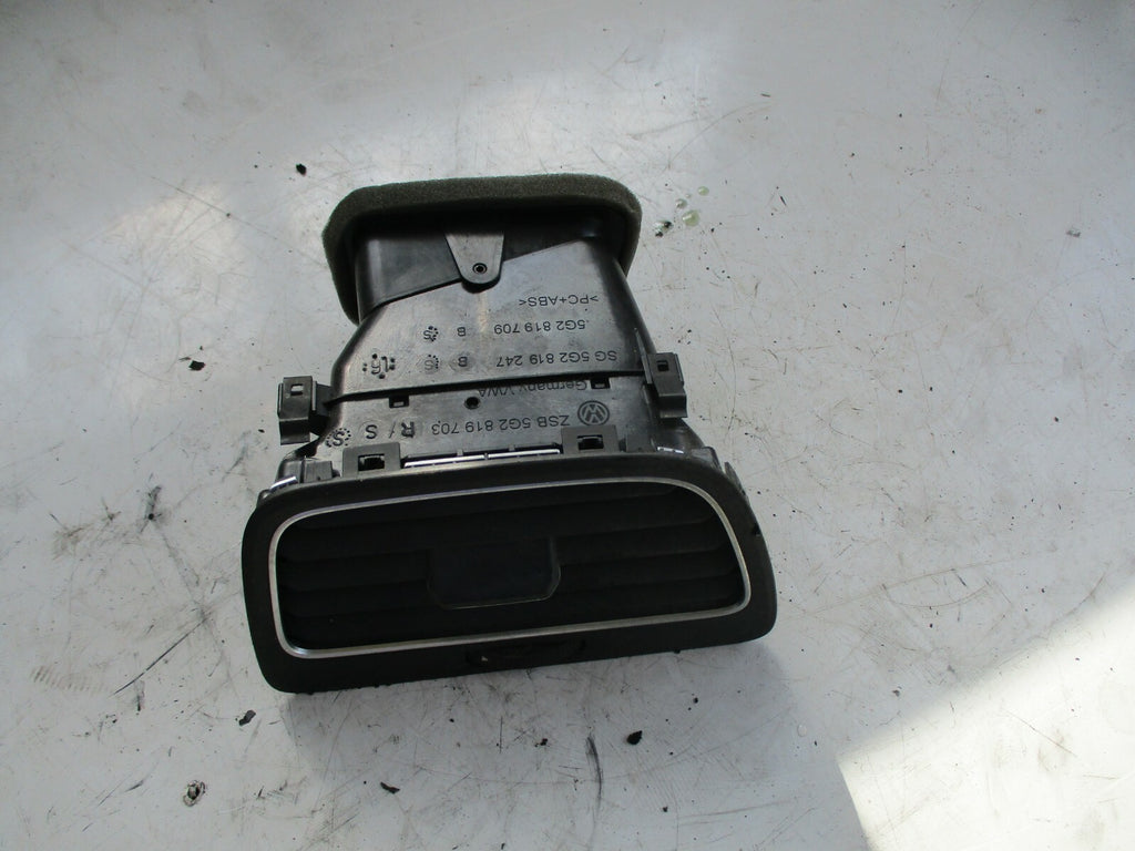 VW VOLKSWAGEN GOLF MK7 NSF PASSENGER SIDE LEFT SIDE FRONT AIR VENT 5G2819703
