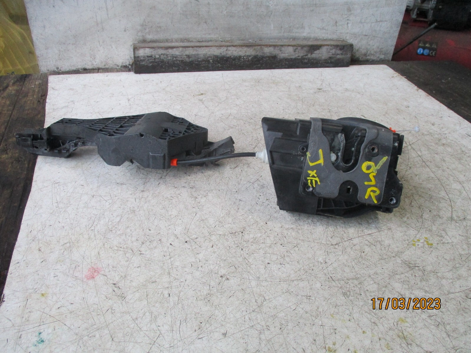JAGUAR XE 2017 NSR PASSENGER SIDE REAR DOOR LOCK MECHANISM HX7324995CA