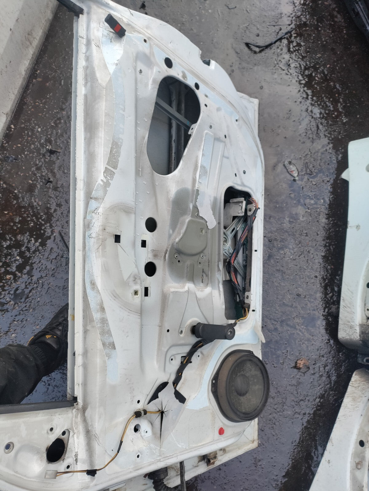 2007 VAUXHALL COMBO C OSF DRIVER SIDE FRONT BARE DOOR WHITE