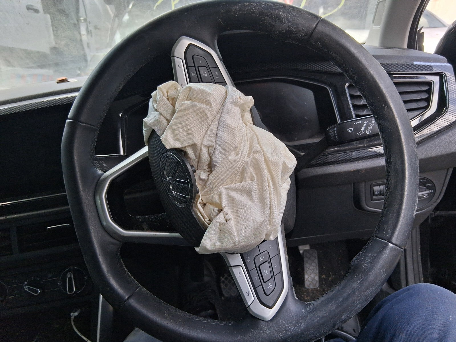 2024 VW VOLKSWAGEN POLO MK6 FACELIFT MULTIFUNCTIONAL STEERING WHEEL