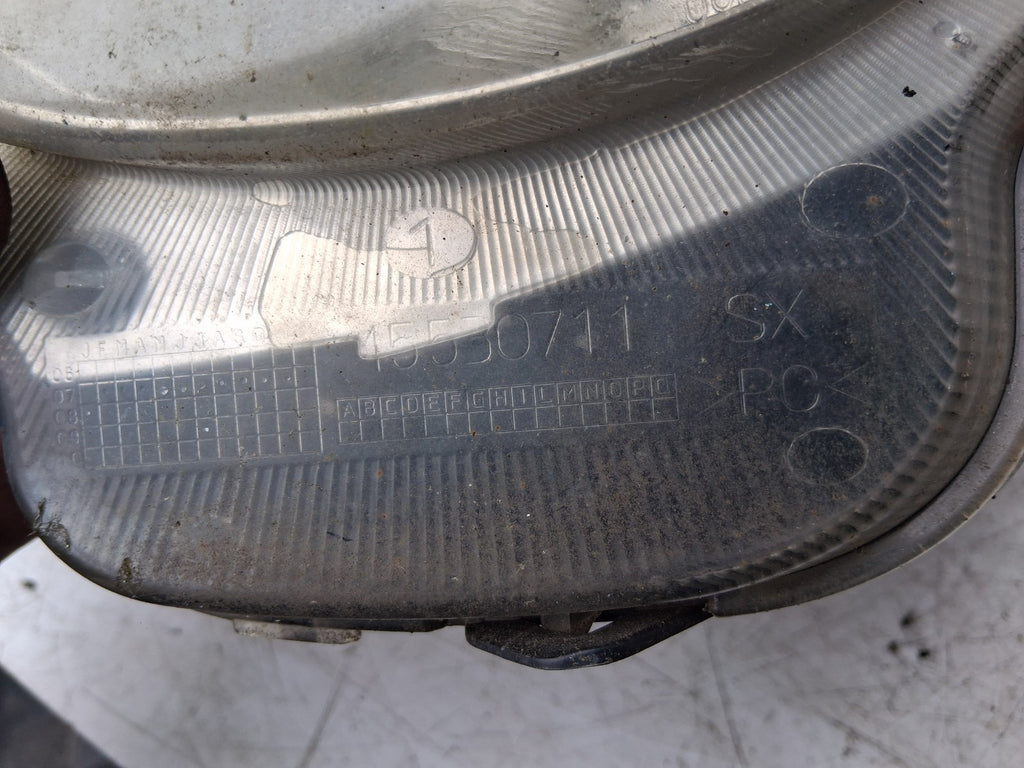 2015 FIAT 500 LOUNGE NSF PASSENGER SIDE FRONT LEFT DRL HEADLIGHT TAB BROKEN