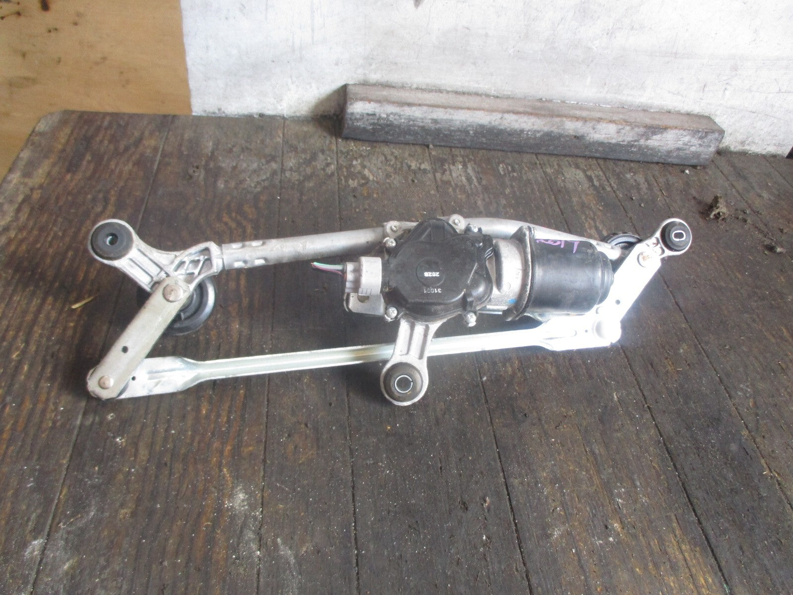 NISSAN MICRA 2014 K13 FRONT WIPER MOTOR