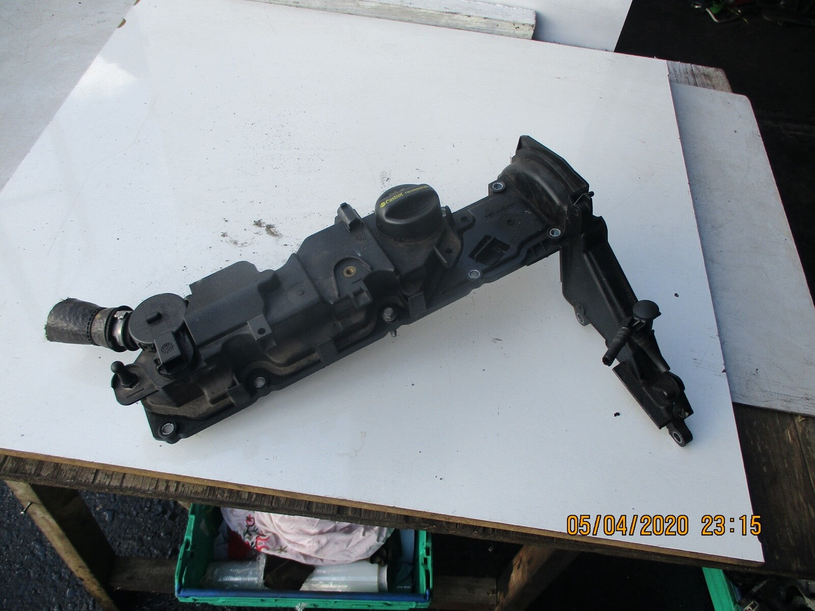 FORD FIESTA 2015 1.6 ROCKER COVER M06042A170